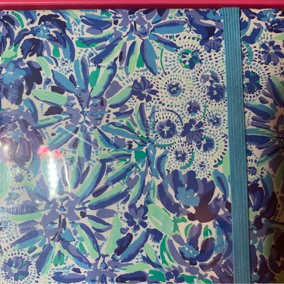 NEW! Lilly Pulitzer 128 pg lined Journal w/ Pen Gift Set--High Manetenance - Picture 6 of 7